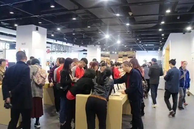 京东电器超级体验店 5G手机体验 京东年货节促销_京东春节有优惠吗